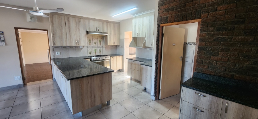 5 Bedroom Property for Sale in Dana Bay Western Cape